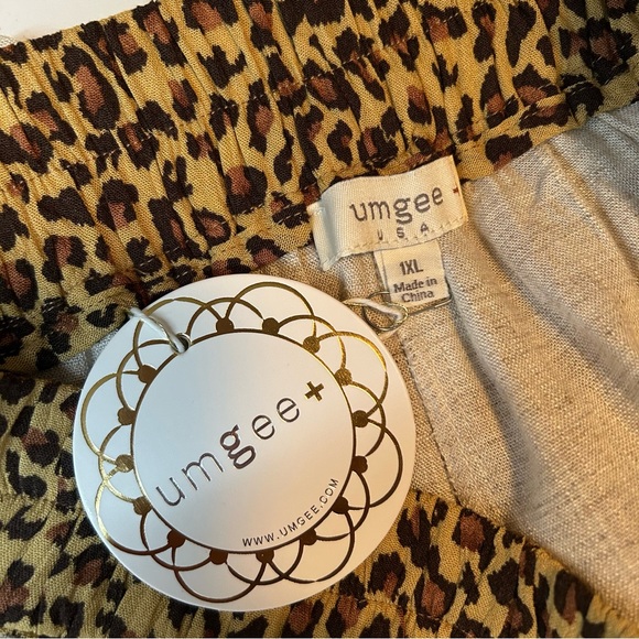 UMGEE Linen High Waist Ruffle Shorts - Picture 3 of 4